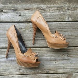 Vera Wang Heels Size 8